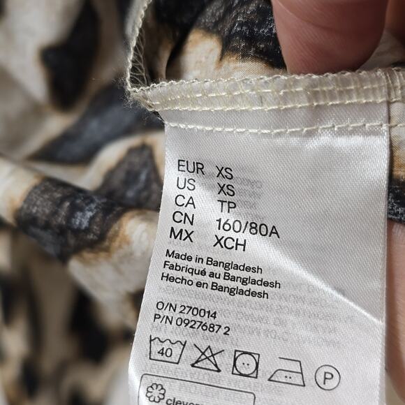 H&M Animal Print Romance Cotton Top Puff Shoulders - Picture 5 of 6